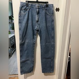 Men’s Wrangler Jeans Size 36 x 32. Gently used